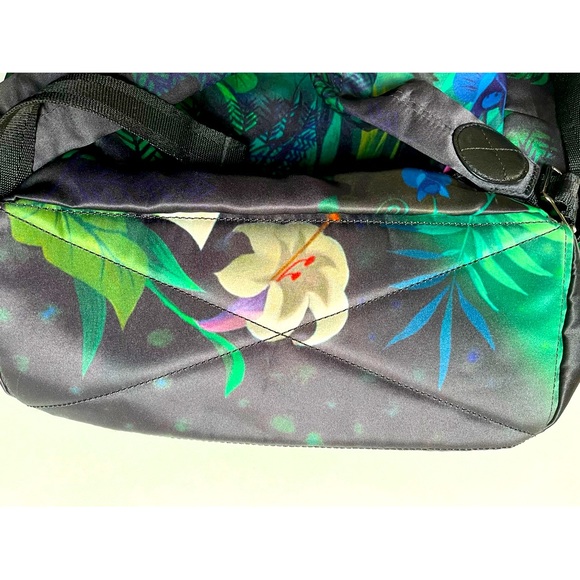 Marc by Marc Jacobs x I Am Not Like Other Girls Bundle - Picture 6 of 10